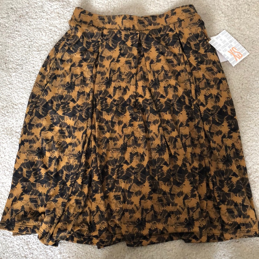 NWT LuLaRoe Madison Black and Brown Size XS